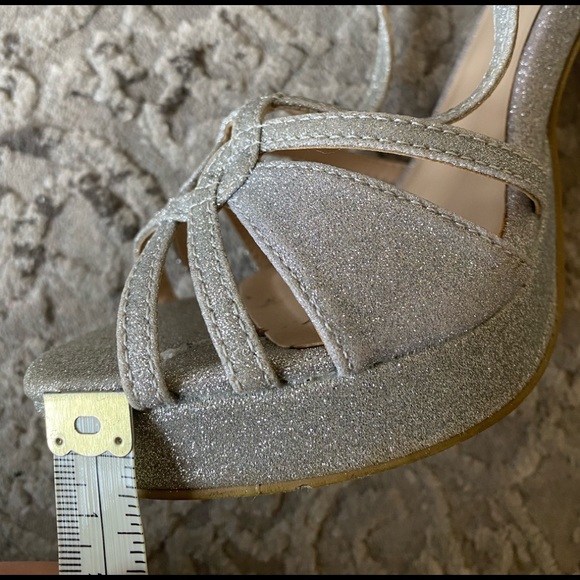 Le chateau Glitter strappy platform sandal - Picture 7 of 7